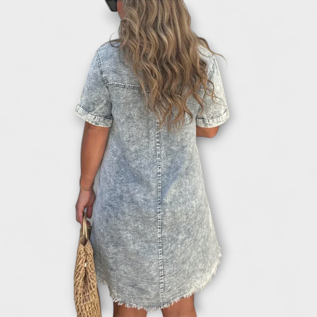 Vera - Hellblaues Denim-Hemdkleid mit Spitze