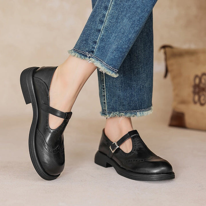 Clara – Mary-Jane-Schuhe mit Lochmuster und Blockabsatz