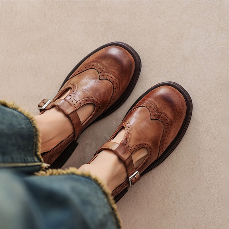 Clara – Mary-Jane-Schuhe mit Lochmuster und Blockabsatz