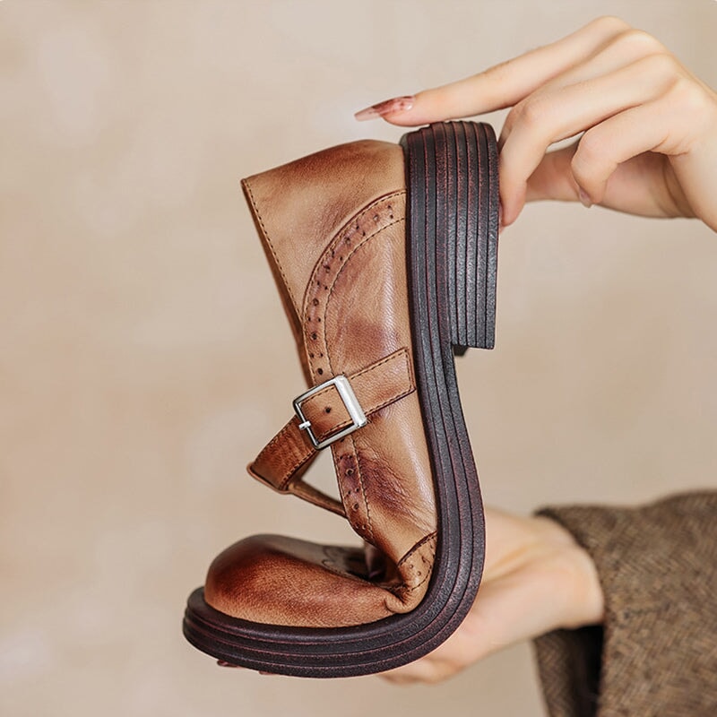 Clara – Mary-Jane-Schuhe mit Lochmuster und Blockabsatz
