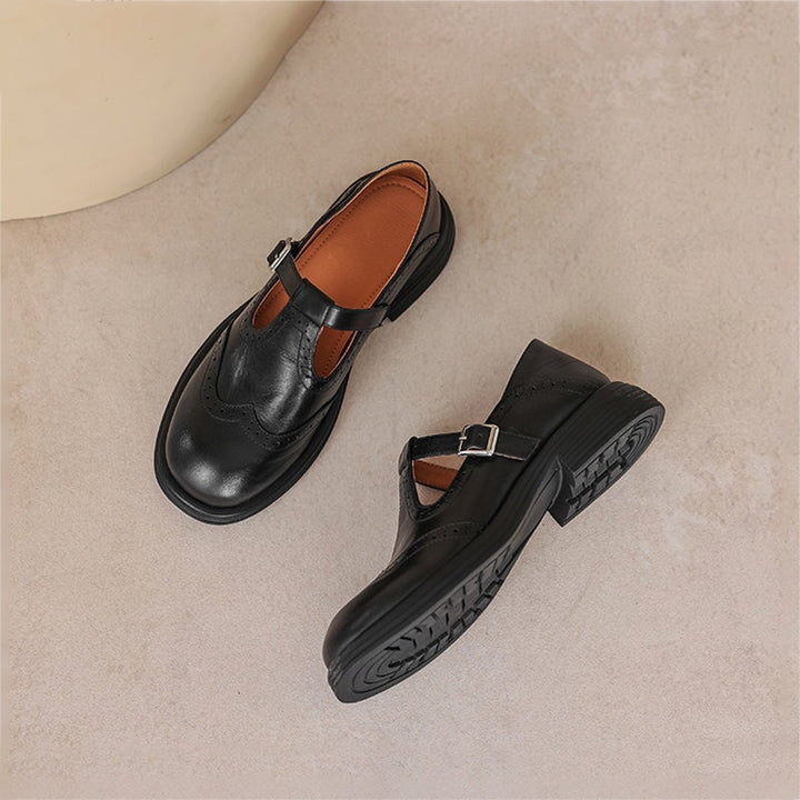 Clara – Mary-Jane-Schuhe mit Lochmuster und Blockabsatz