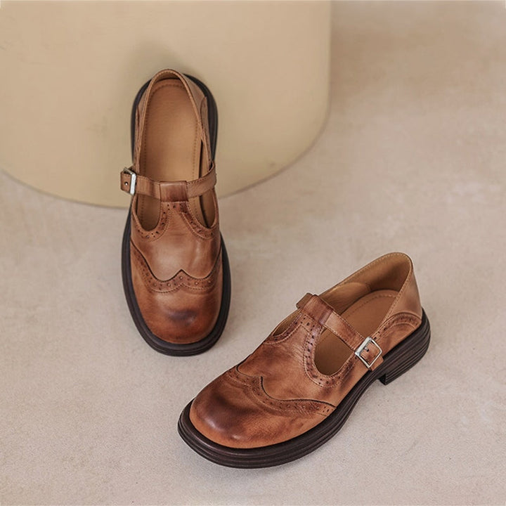 Clara – Mary-Jane-Schuhe mit Lochmuster und Blockabsatz