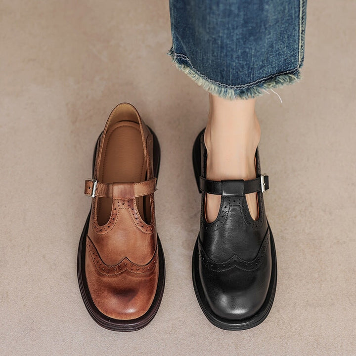 Clara – Mary-Jane-Schuhe mit Lochmuster und Blockabsatz