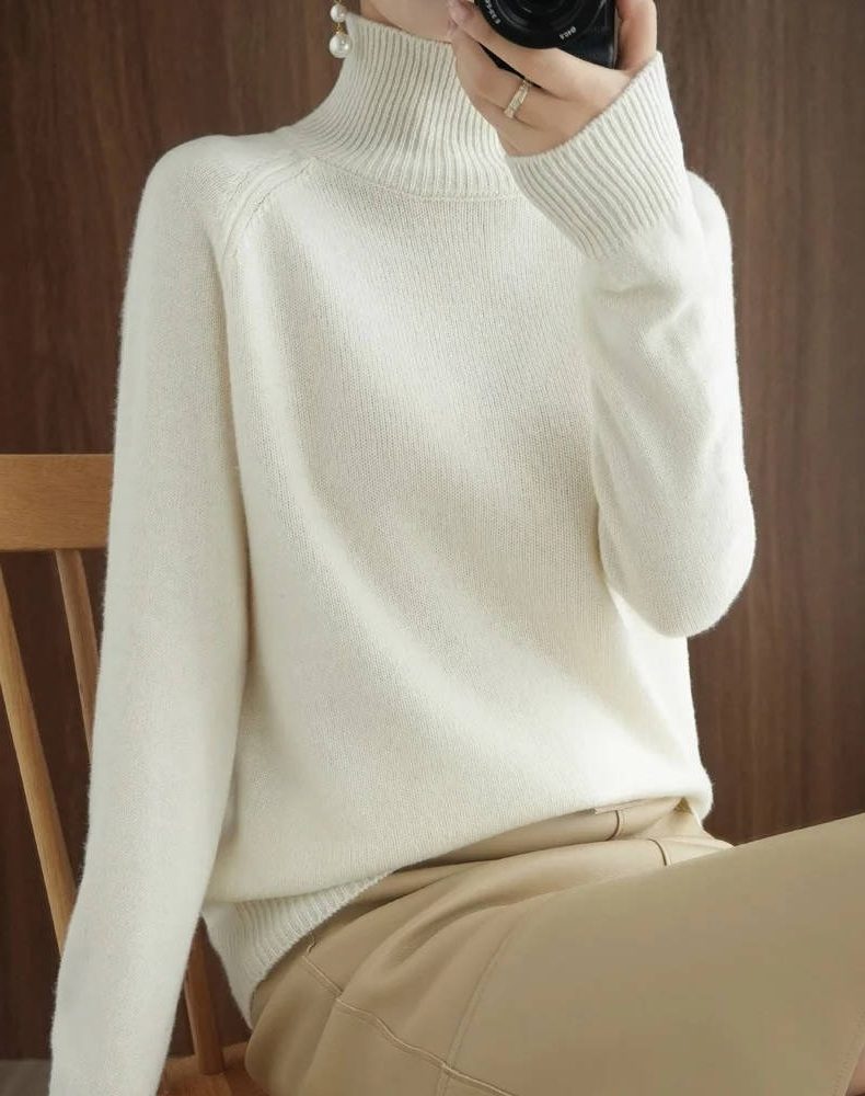 Sybille | Rippstrickpullover mit Rollkragen und Rippdetails für Damen