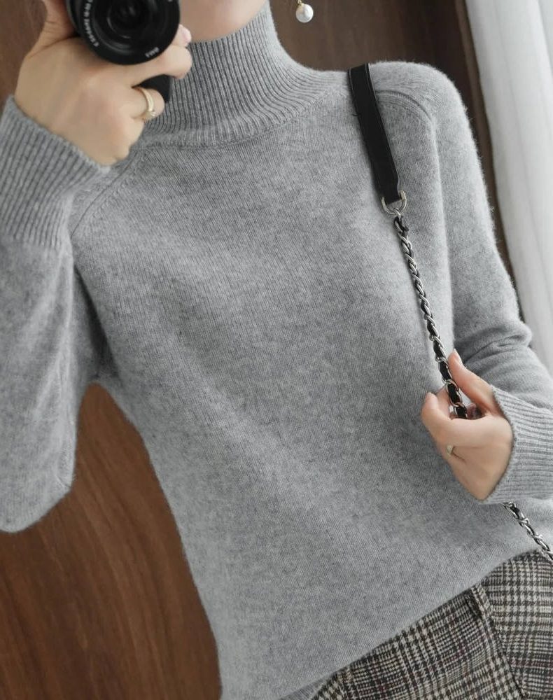 Sybille | Rippstrickpullover mit Rollkragen und Rippdetails für Damen